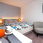 Kris By Irundo